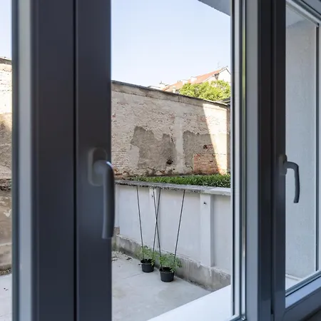 Apartment Bau-bau Center Position